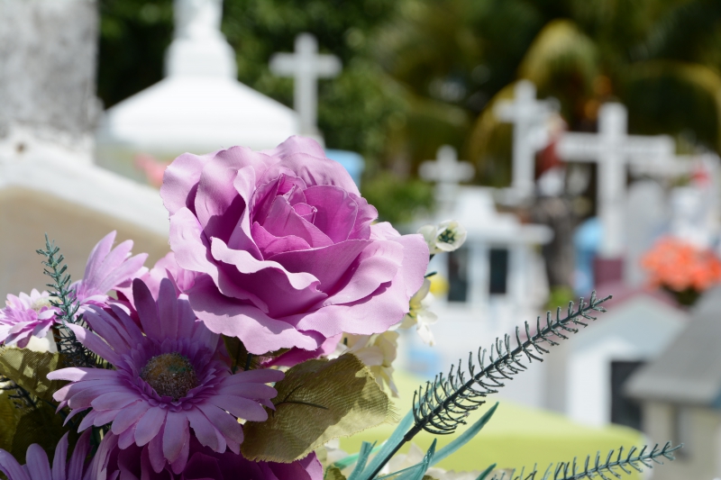 funeraire-VALDEROURE-min_cementerio-948048